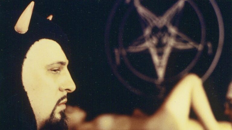 Layvey Anton LaVey: Leyenda y Realidad ‣ Iglesia de Satán
