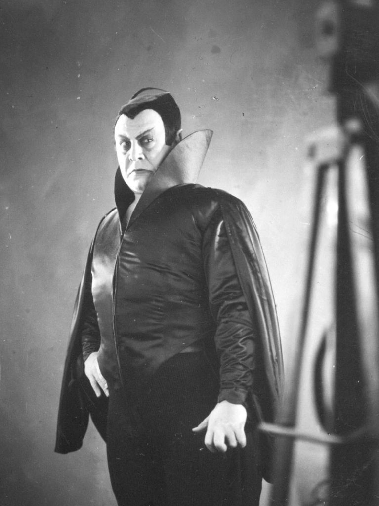 Mefisto en la película muda Fausto (1926).