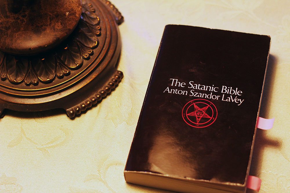 A biblia satanica anton lavey by Carlos Magnum Lima - Issuu