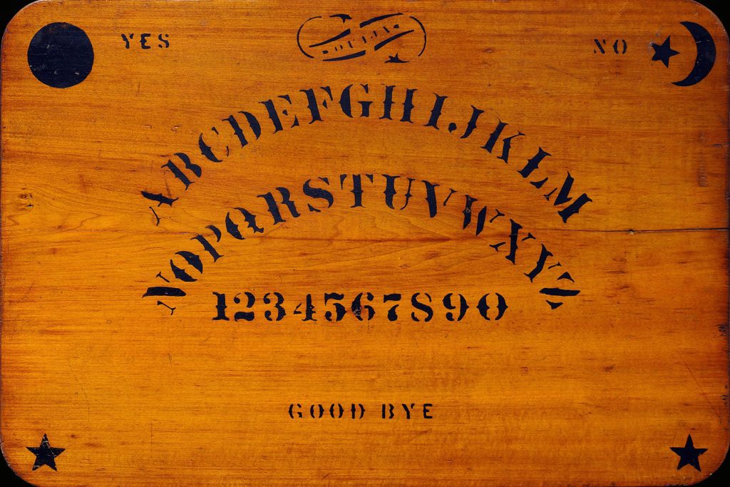 El diseño original de la tabla ouija, de 1890.